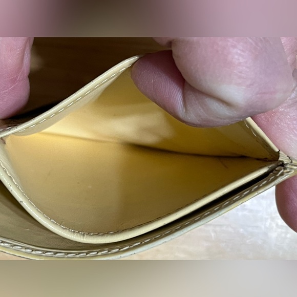 LOUIS VUITTON Vanilla Pepper Epi Porte-Billets - Picture 14 of 16